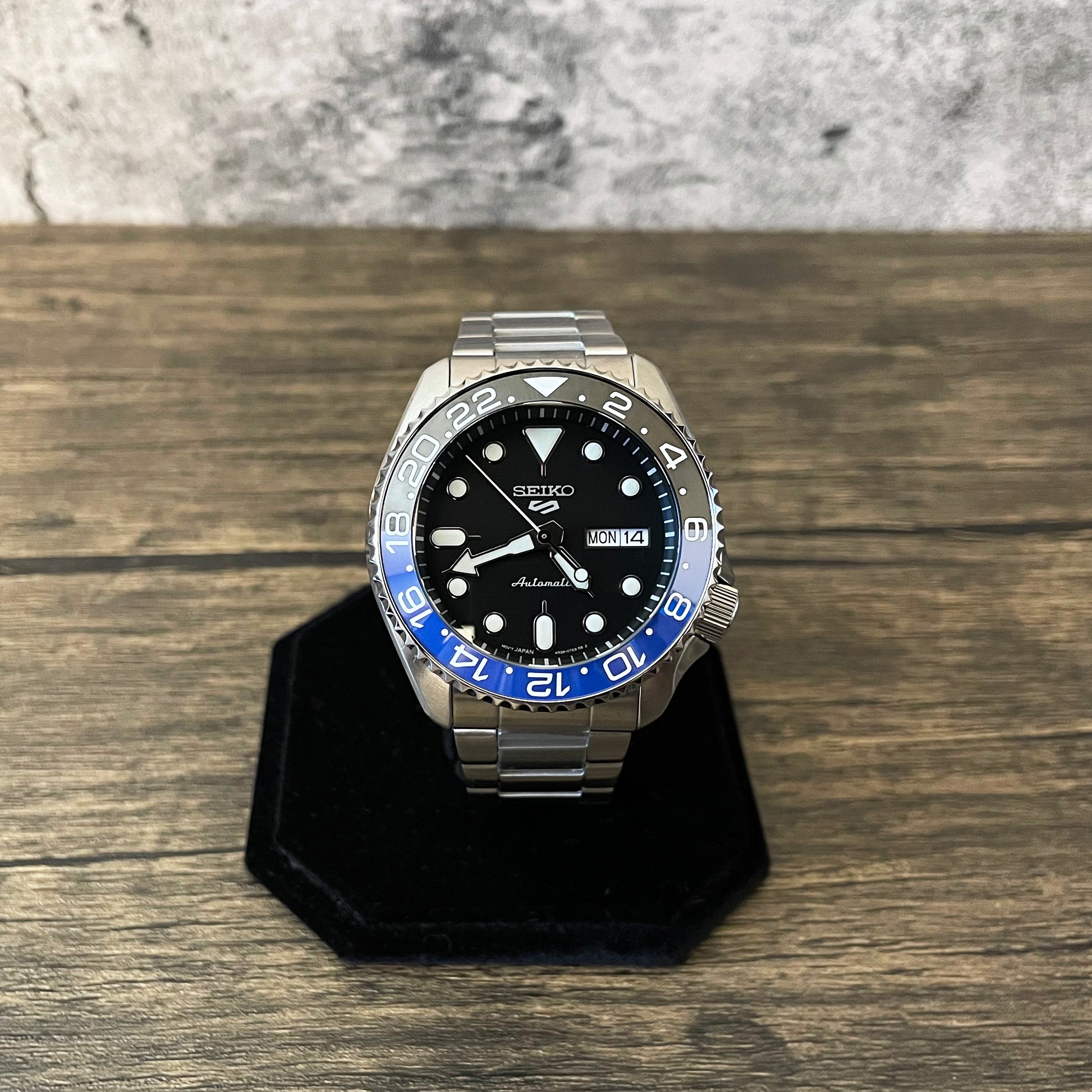 42mm Seiko 5 Sport Mod SRPD55 Batman GMT Sub Style Diver Custom Build w/ 4R36 Movement Watch SKX - Front