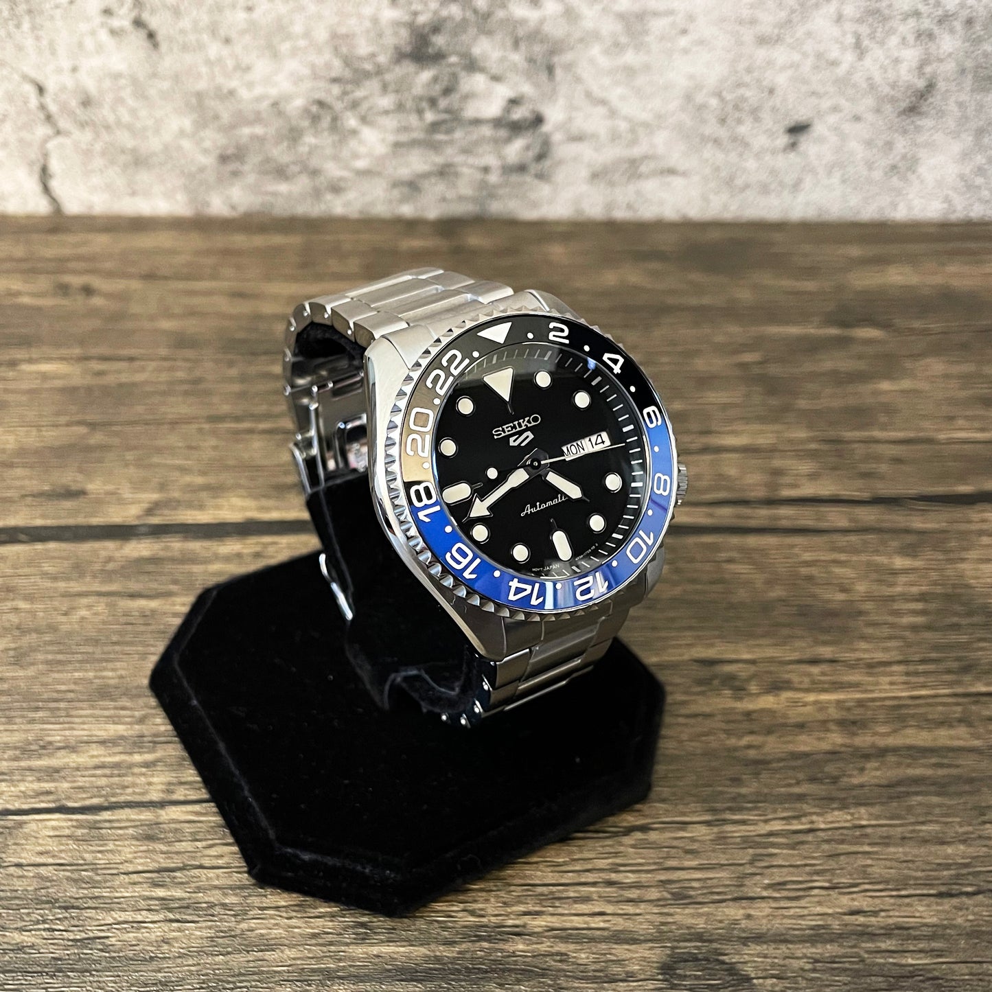 42mm Seiko 5 Sport Mod SRPD55 Batman GMT Sub Style Diver Custom Build w/ 4R36 Movement Watch SKX - Right