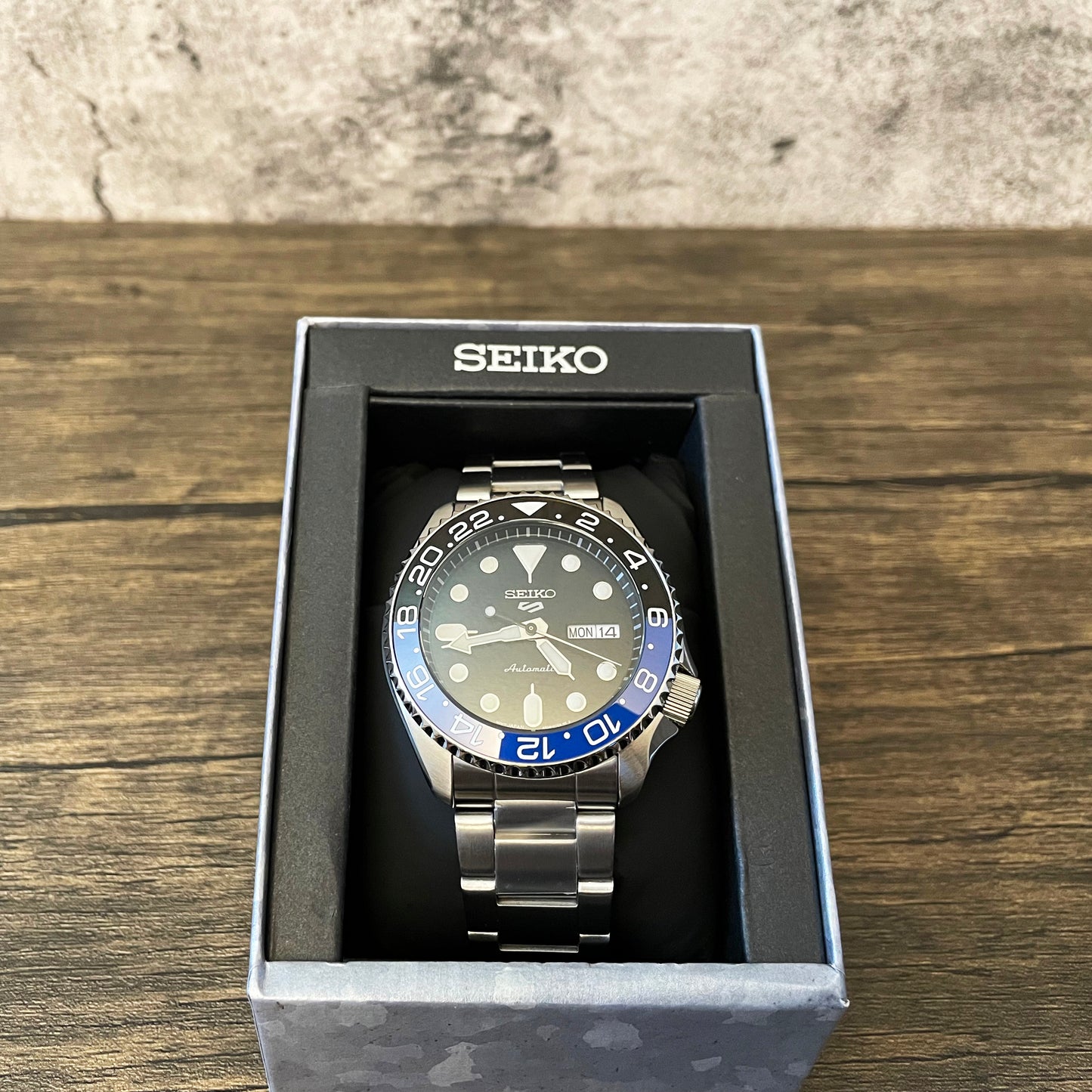 42mm Seiko 5 Sport Mod SRPD55 Batman GMT Sub Style Diver Custom Build w/ 4R36 Movement Watch SKX - Box